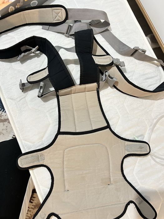 Помпа за кърма  Медела+ електричен комплект за бебета + Кенгуру