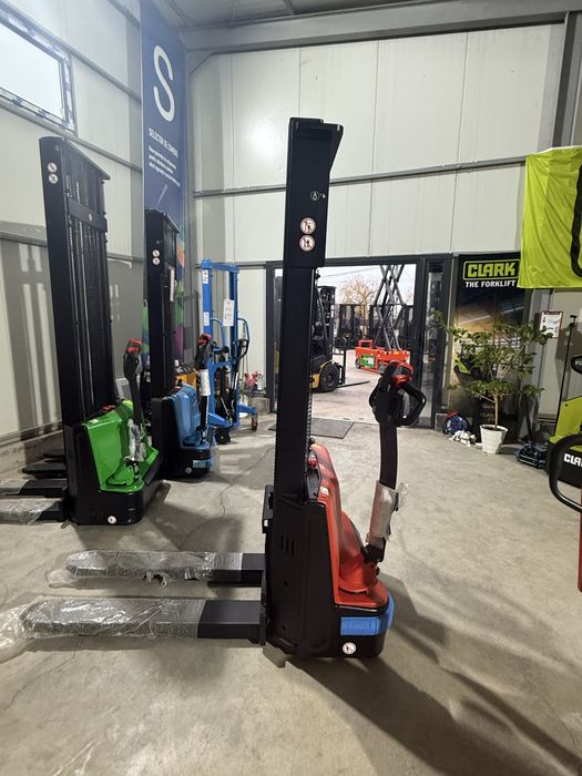 Transpaleta cu Catarg Liza Electrica 1500kg