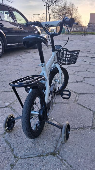 Продавам детско колело