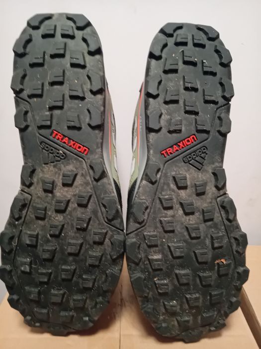 Маратонки Adidas номер 46