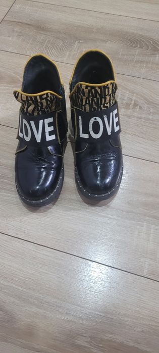 Демисезон для девочки 32 р