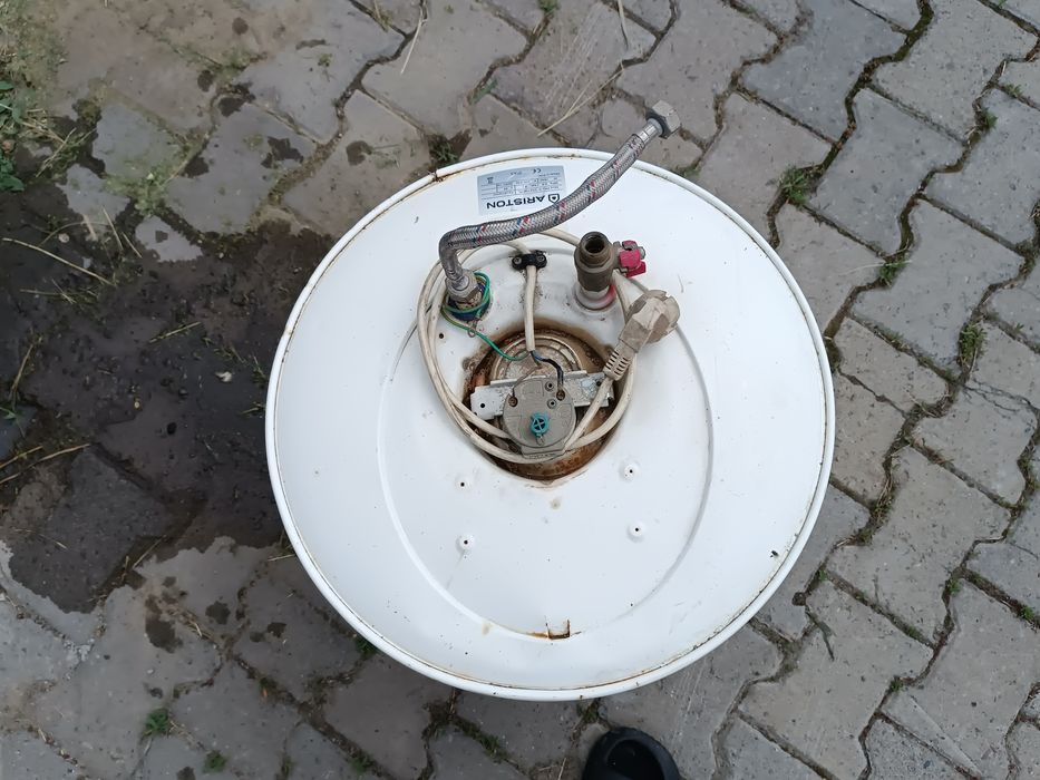 Бойлер ARISTON в хорошем состоянии