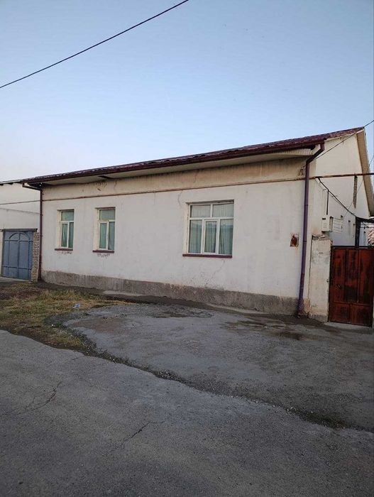 Namunali hovli sotiladi