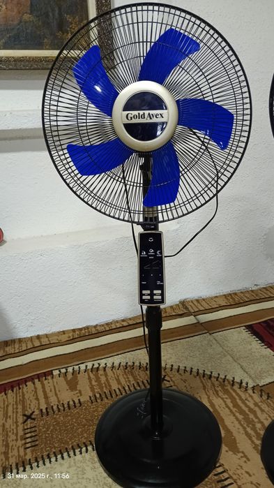 Напольный вентилятор AVURA. Трёхскоростной. Пультовой.