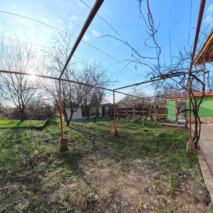 Напълно готова за живеене къща в село Черковна