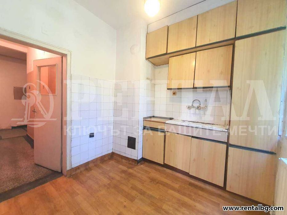 Продава се Тристаен апартамент в Пловдив, Младежки Хълм - 108 кв.м за 1621 €/кв.м - Снимка #5