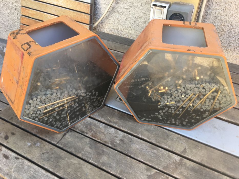 Carme navomodel din alama vopsite in camp electristatic la cerere.