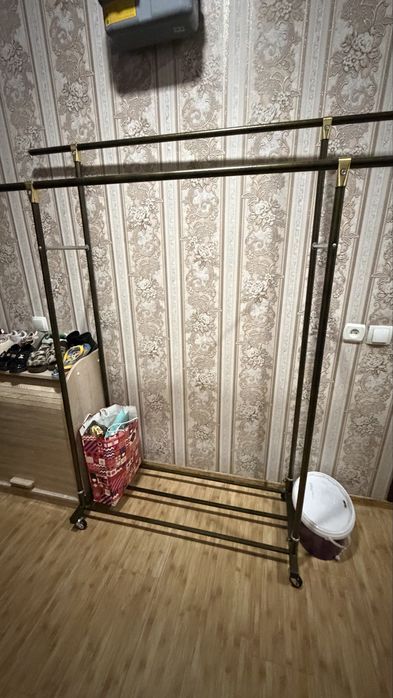 Kiyim vishelkasi sotiladi yengi