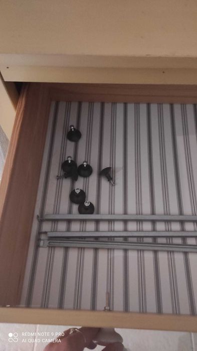 Comoda IKEA HEMNES galbenă