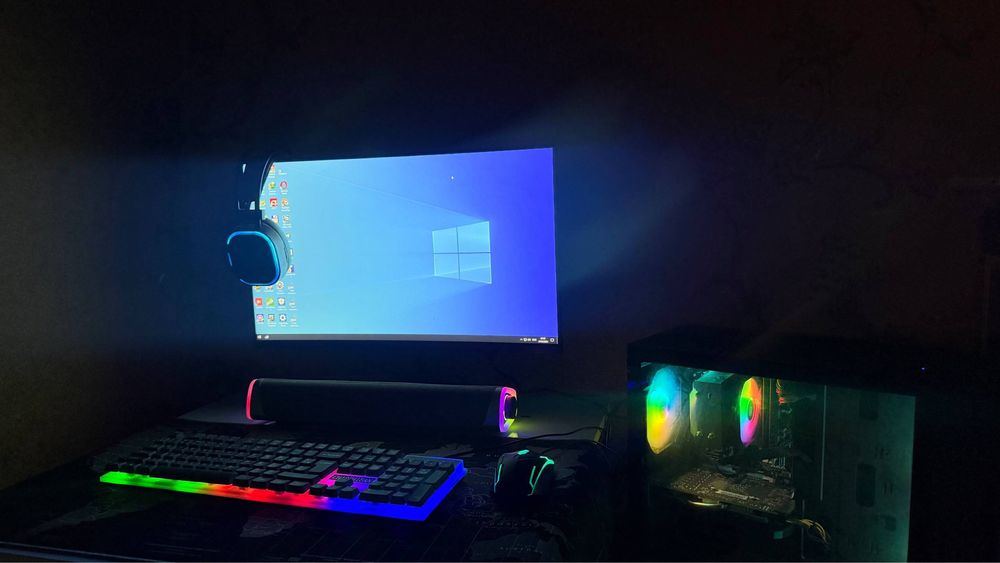 Gaming PC  23.8 100Hz Monitor