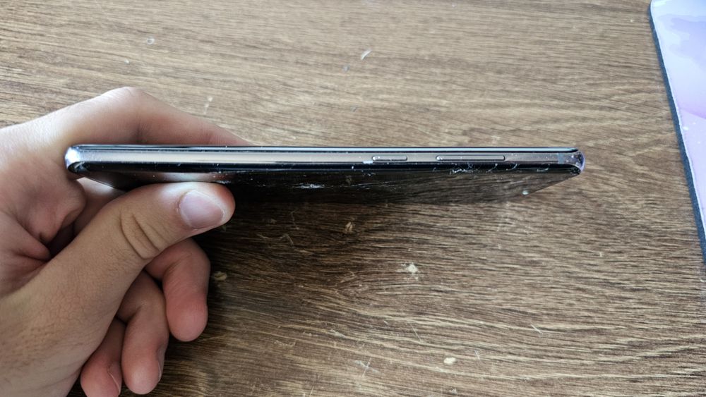Samsung S10+ citeste anuntul