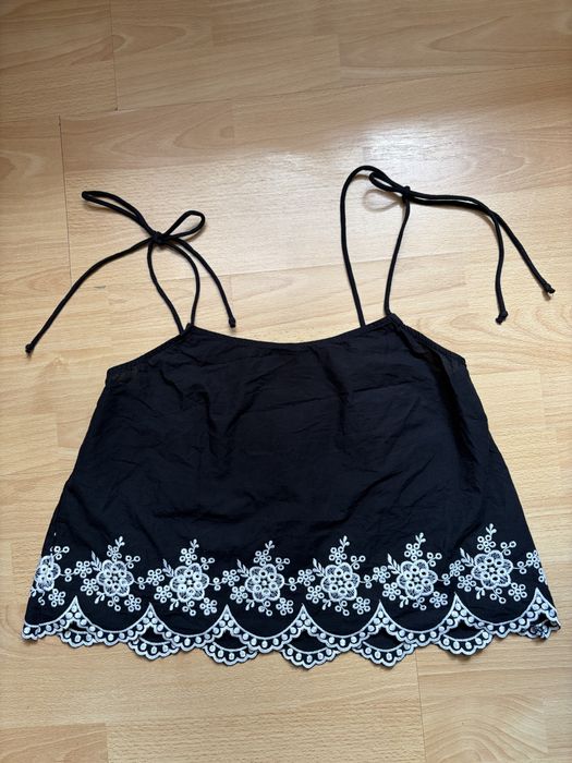 Top Negru Cropped H&M Divided cu Broderie