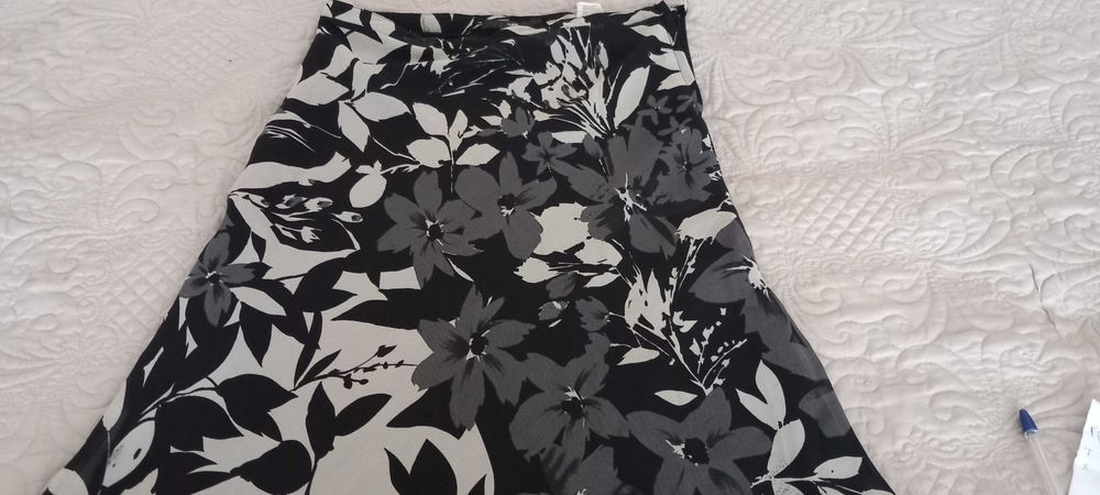 Ефектна  пола  H&M - М