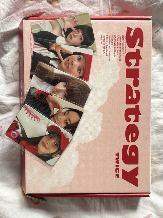 Албум на Twice -  Strategy