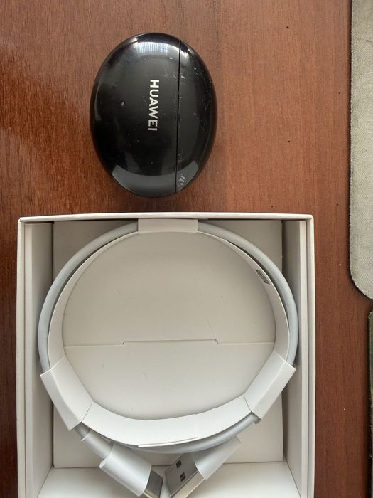 Продам наушники HUAWEI