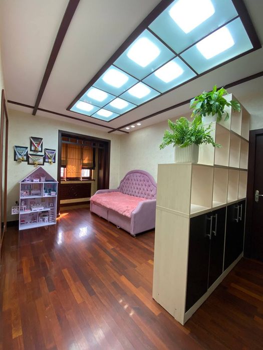 Срочно! Продается своя Эксклюзивная квартира в самом центре , м.Ойбек