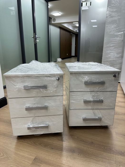 Офисные тумбы на колесиках