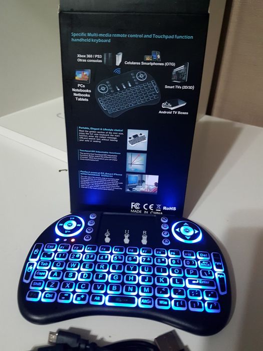 Мини безжична wifi светеща клавиатура с touchpad