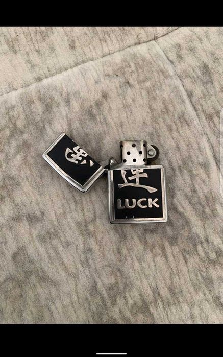 Zippo зажигалка .