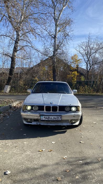 продам BMW 520I