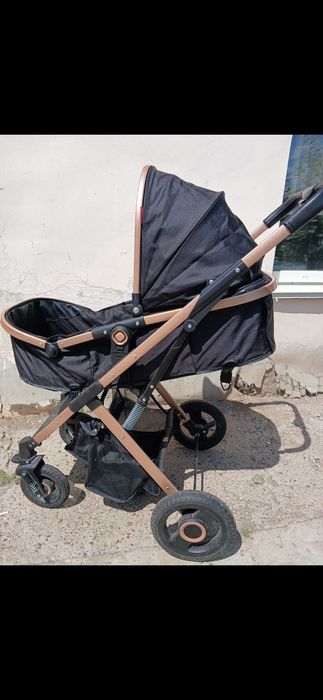 Продам коляску.8 тыс.в отличном состоянии.