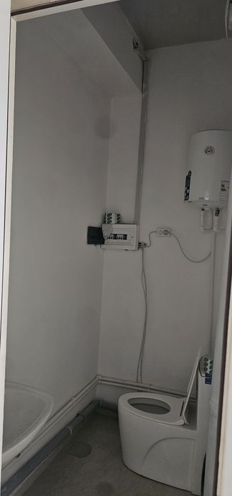 Ijaraga berila. Apteka va kafe  uchun juda qulay joya