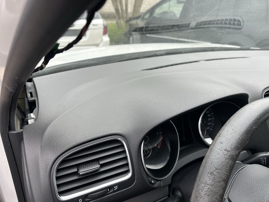 Табло със десен airbag за Фолксваген Голф 6