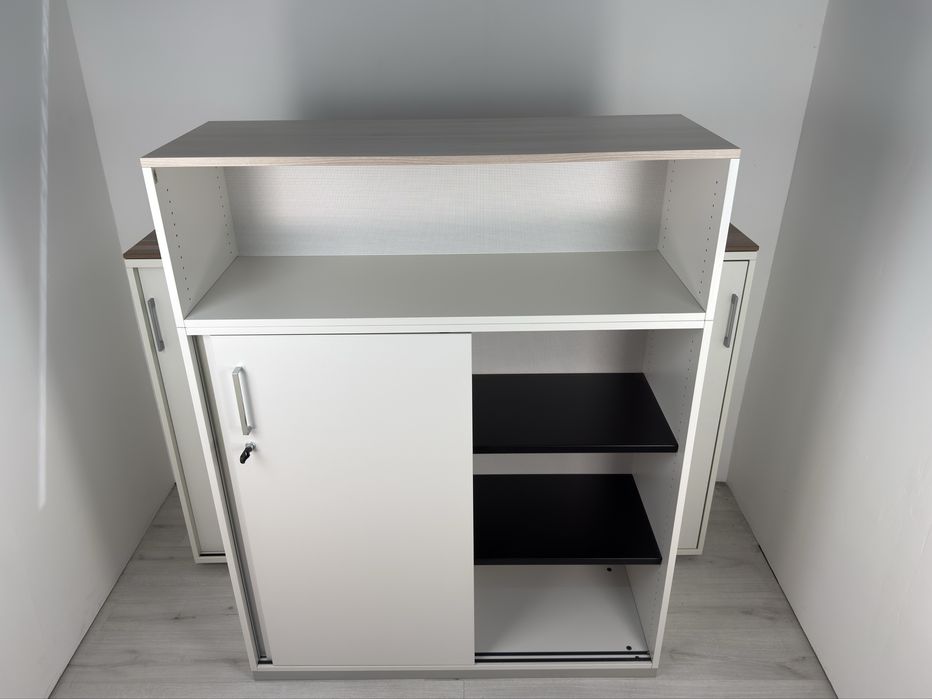 Офис шкаф с плъзгащи врати и допълнитена ракла  Steelcase