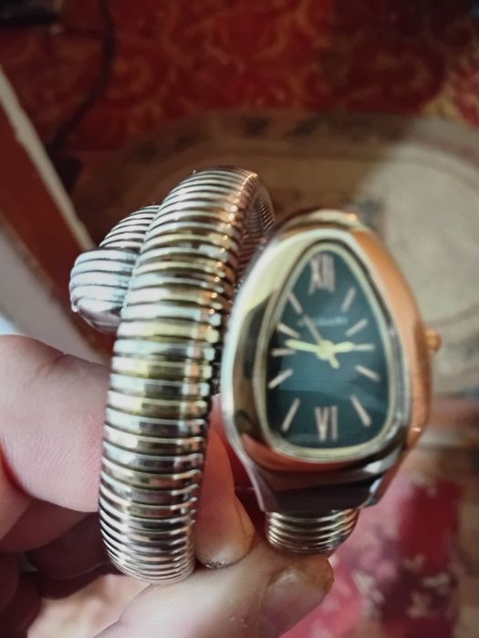 Часы женские.  змейка
