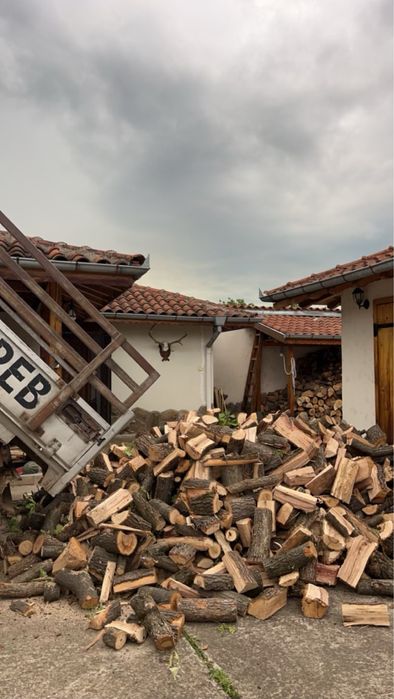 Дърва за огрев и дървен материал