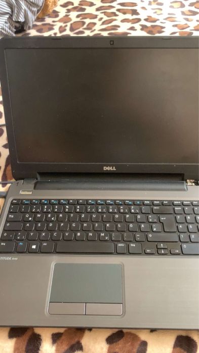 Vand leptop Dell in stare destul de ok