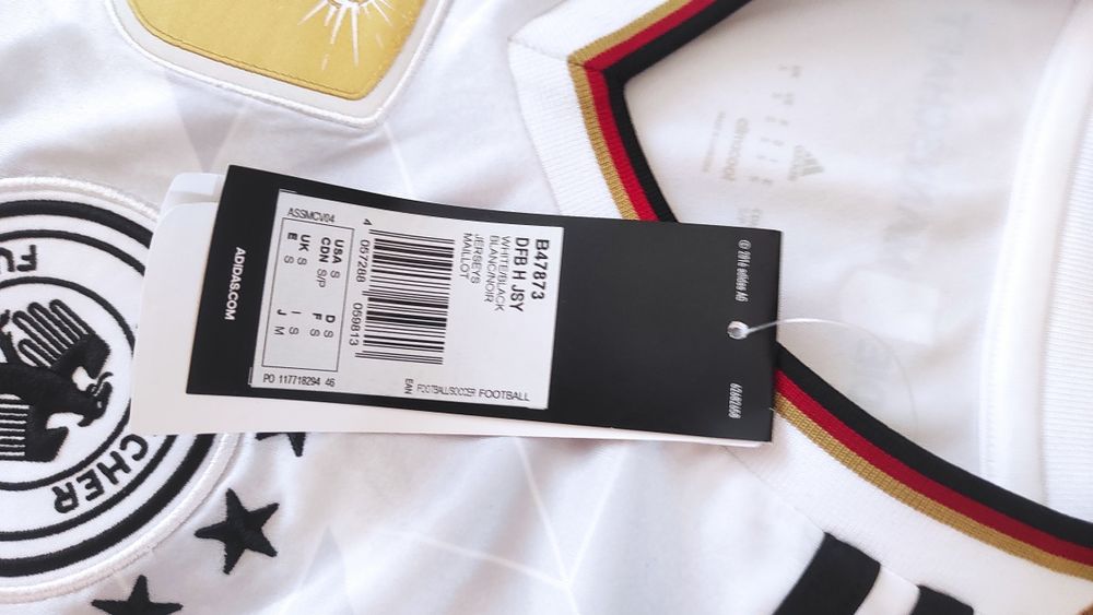 Ново футболна тениска Адидас