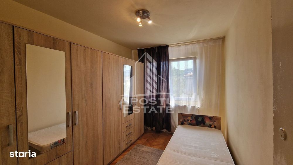 Apartament de vanzare cu 3 camere, centrala proprie, zona Dacia