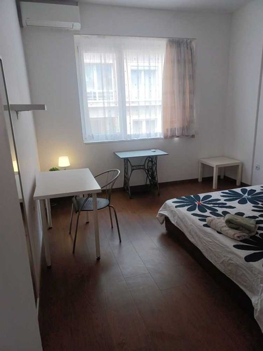 Дава се под наем Тристаен апартамент в София, Център - 100 кв.м за 698.19 € - Снимка #2