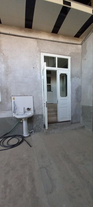 Uy sotiladi ittifoq 6 sotix 7 xona