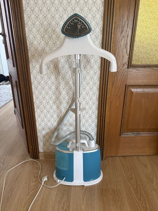 Паравой утюг новым состаянии