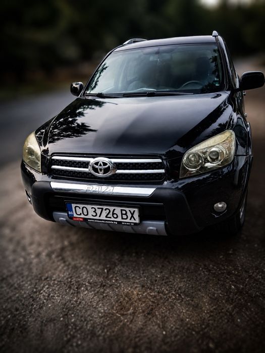 Джип TOYOTA Rav 4