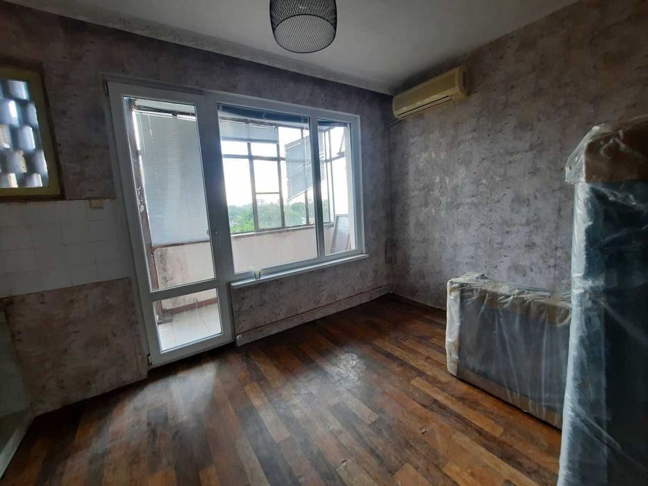Продава се Двустаен апартамент в Пловдив, Кършияка - 47 кв.м за 1969 €/кв.м - Снимка #1
