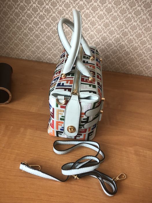Сумочка  аксессуар fendi
