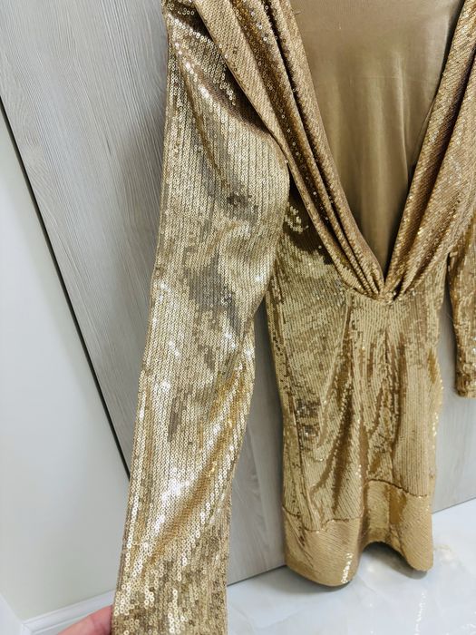 Rochie de ocazie cu paiete aurii