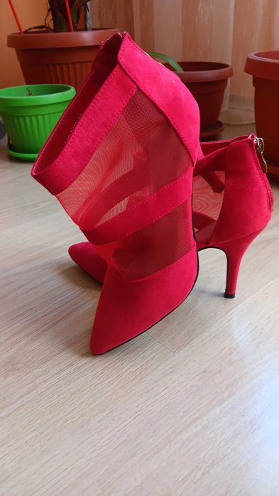 Дански обувки на токчета