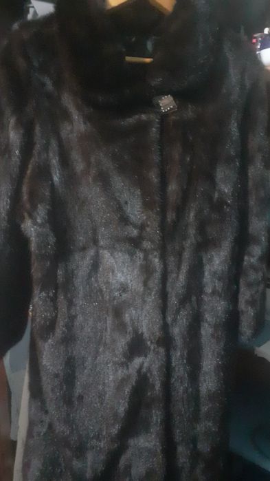 Норковая шуба 10т лыжная 54р 15т нов чемоданы 60т коньки 43р 44р 6т