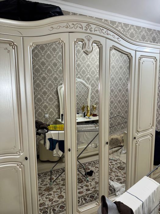 Продам спальный гарнитур