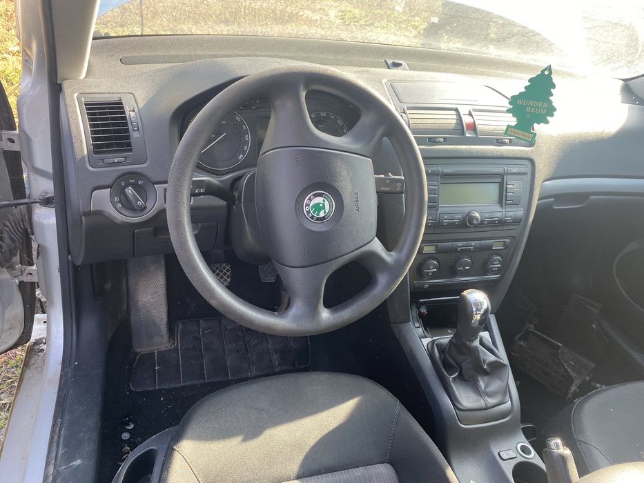Dezmembrez skoda octavia 2 1.9 diesel