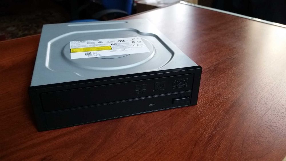 Чисто нов DVD-RW Dell DH-16ABS DVD±RW 2MB SATA Black Optical Drive ODD