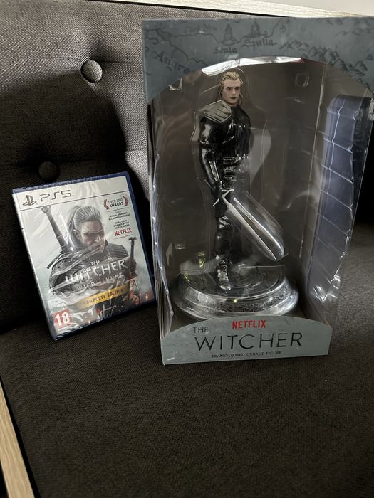 The Witcher комплект - PS5 игра + официална Dark Horse статуетка!