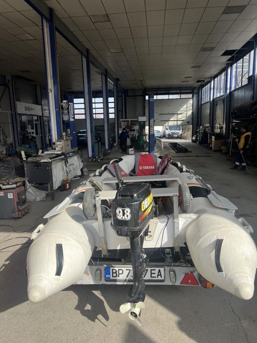 Лодка Zander + мотор Genovo 9.8 к.с. + колесар – ОТЛИЧНО състояние