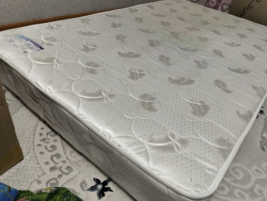 Срочно продам ортопедический матрас 125/200