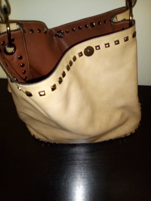 Продавам дамска маркова чанта „VERNIKA”