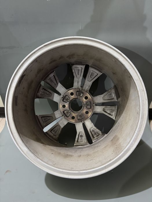 Janta Volkswagen Passat 8Jx17 ET40